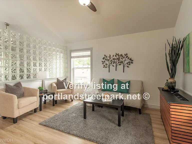 Ceiling fans, energy efficient heat pump for heat & Air conditioning