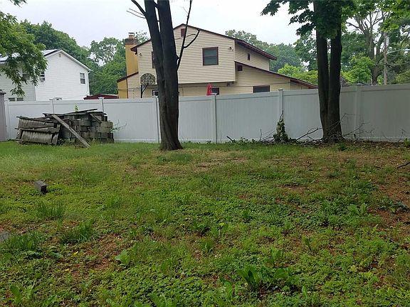 5th image of 53 Van Cedar St