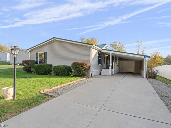 1005 Overlook Dr SW, Canton, OH 44706