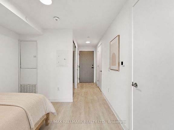 3rd image of 130 River St #1306