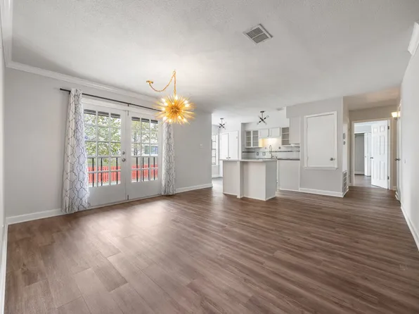 7711 Callaghan Rd APT 104, San Antonio, TX 78229