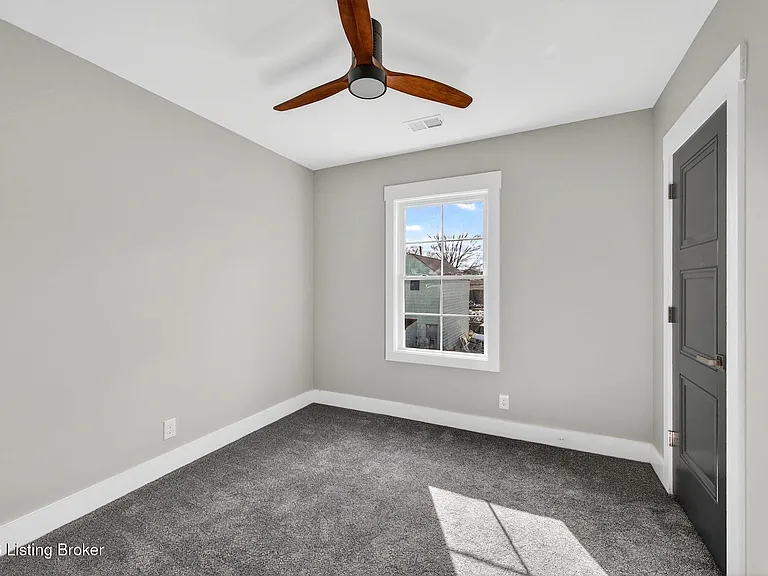 914 Ash St — Photo 32