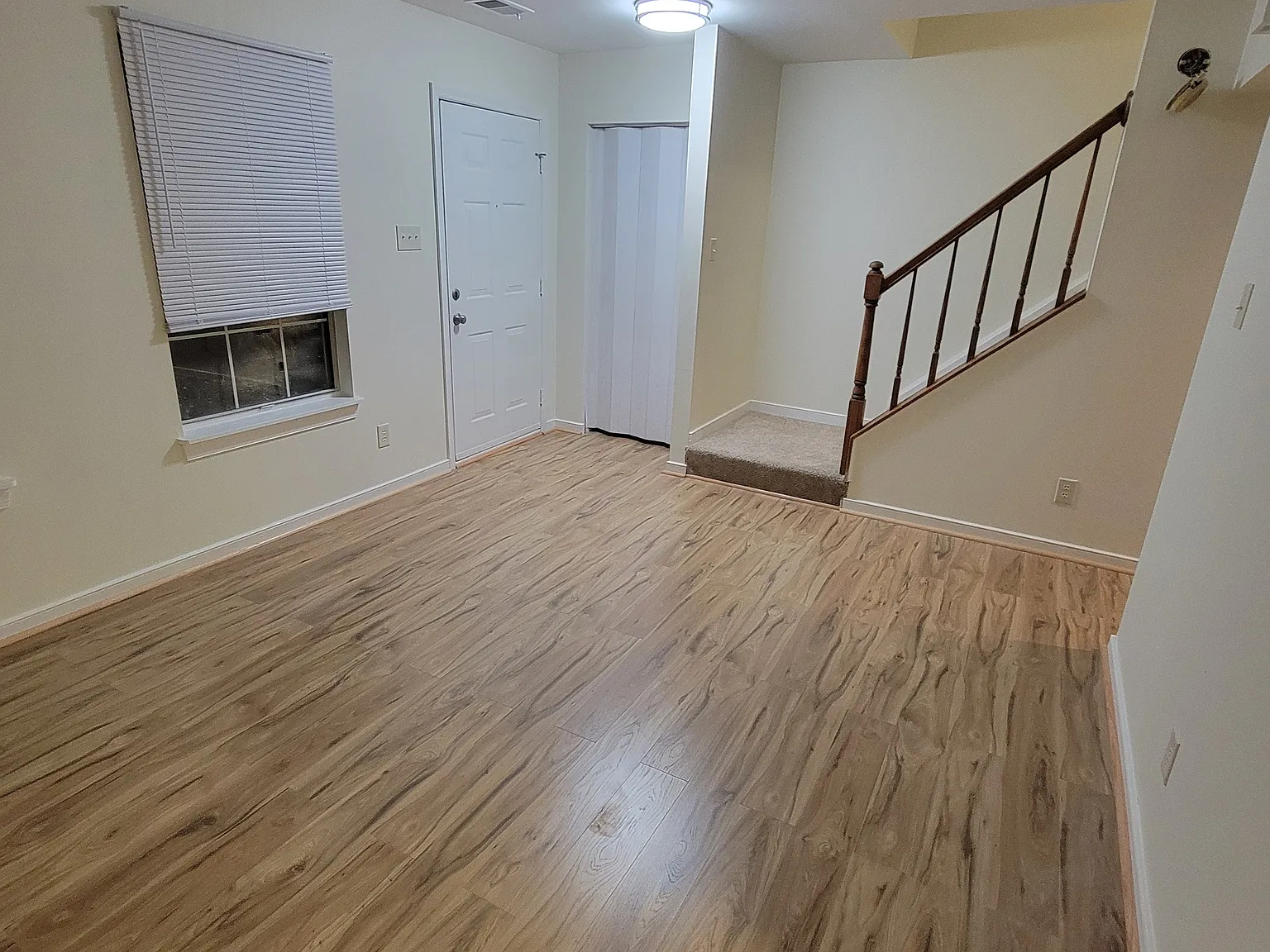 3 bed, 2.5 bath, 1280 sqft, $1,995 — Photo 2