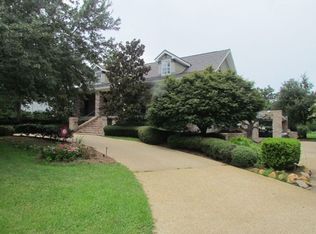 136 Holly St, Mandeville, LA 70448