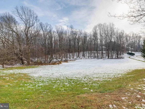 5624 Artesian Dr, Rockville, MD 20855