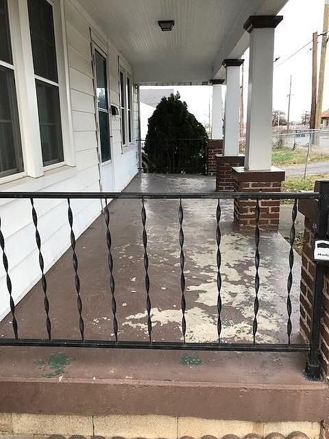 2nd image of 942 Detroit Ave