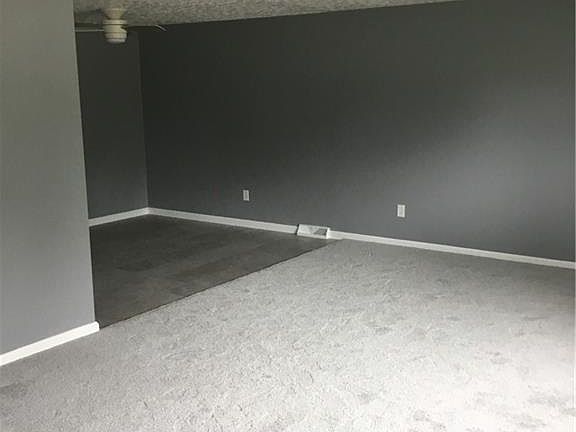 5th image of 390 Blairwood Dr