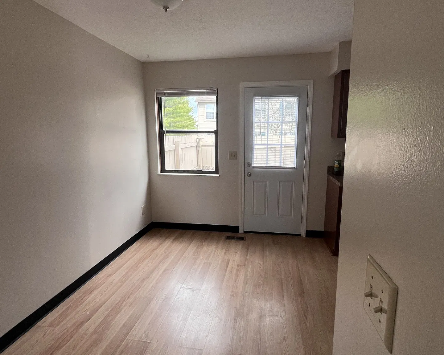 2 bed, 1.5 bath, 1500 sqft, $1,500 — Photo 2