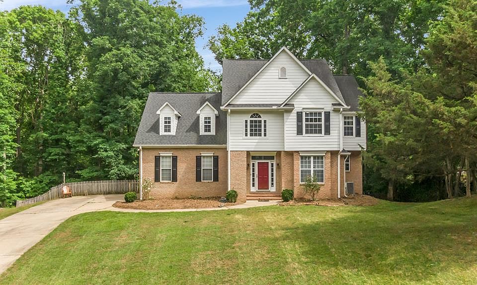1st image of 428 Winding Oak Dr