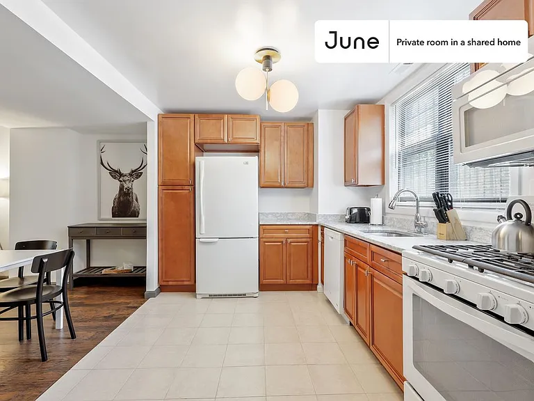 1107 1/2 M St NW #2B — Photo 7