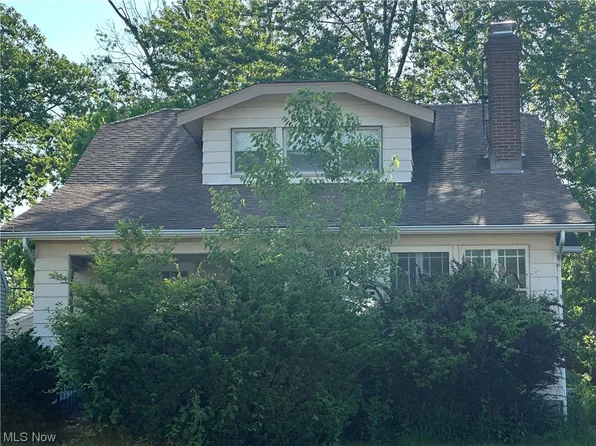 614 E 266th St, Euclid, OH 44132