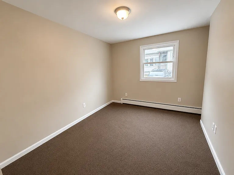 40 Colchester Ave — Photo 10