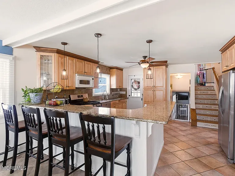 19 Bertan Ave — Photo 3