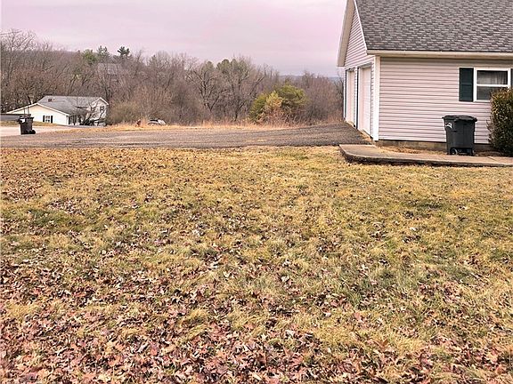 4th image of 141 Meadowpark Dr