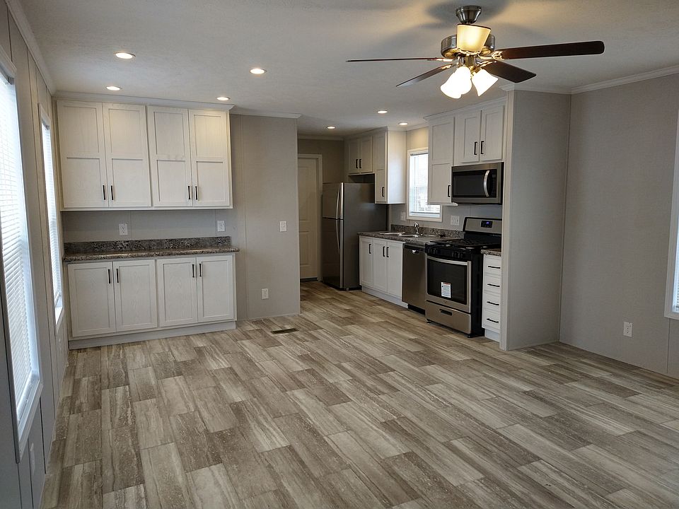 2nd image of 377 Grant Cir #377