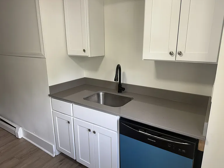 3 Berwick Rd #4 — Photo 8