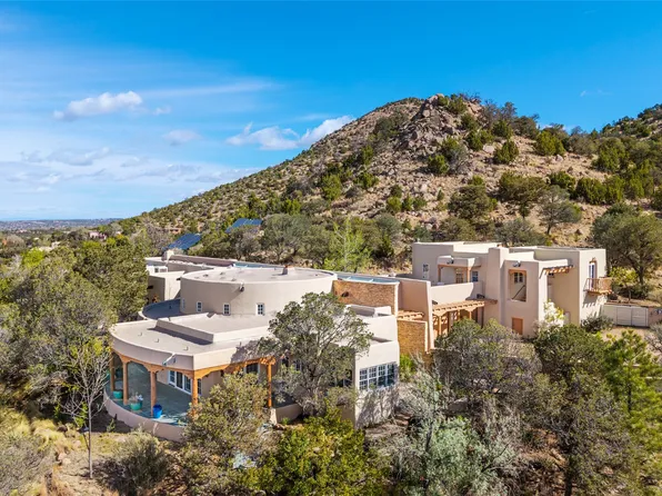 7 Altazano Dr, Santa Fe, NM 87505