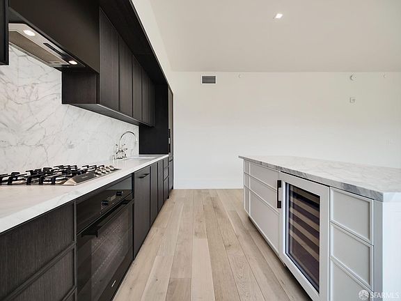 5th image of 1515 Union St Residence 5E