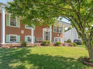 1914 Cambridge Dr, Vinton, VA 24179