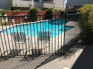 5239 Lindley Ave #1, Tarzana, CA 91356