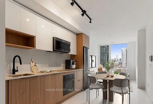 5 Defries St #921