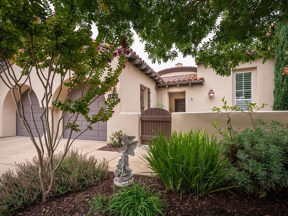 1st image of 125 Las Brisas Dr