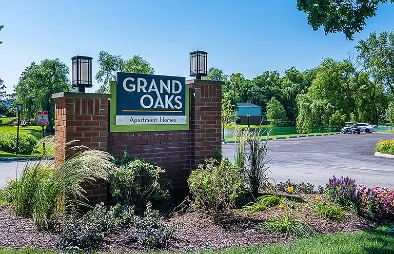 Grand Oaks — Photo 20