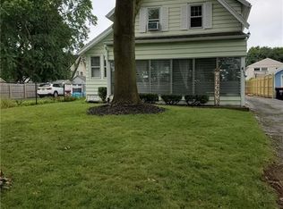 411 Crossfield Rd, Rochester, NY 14609