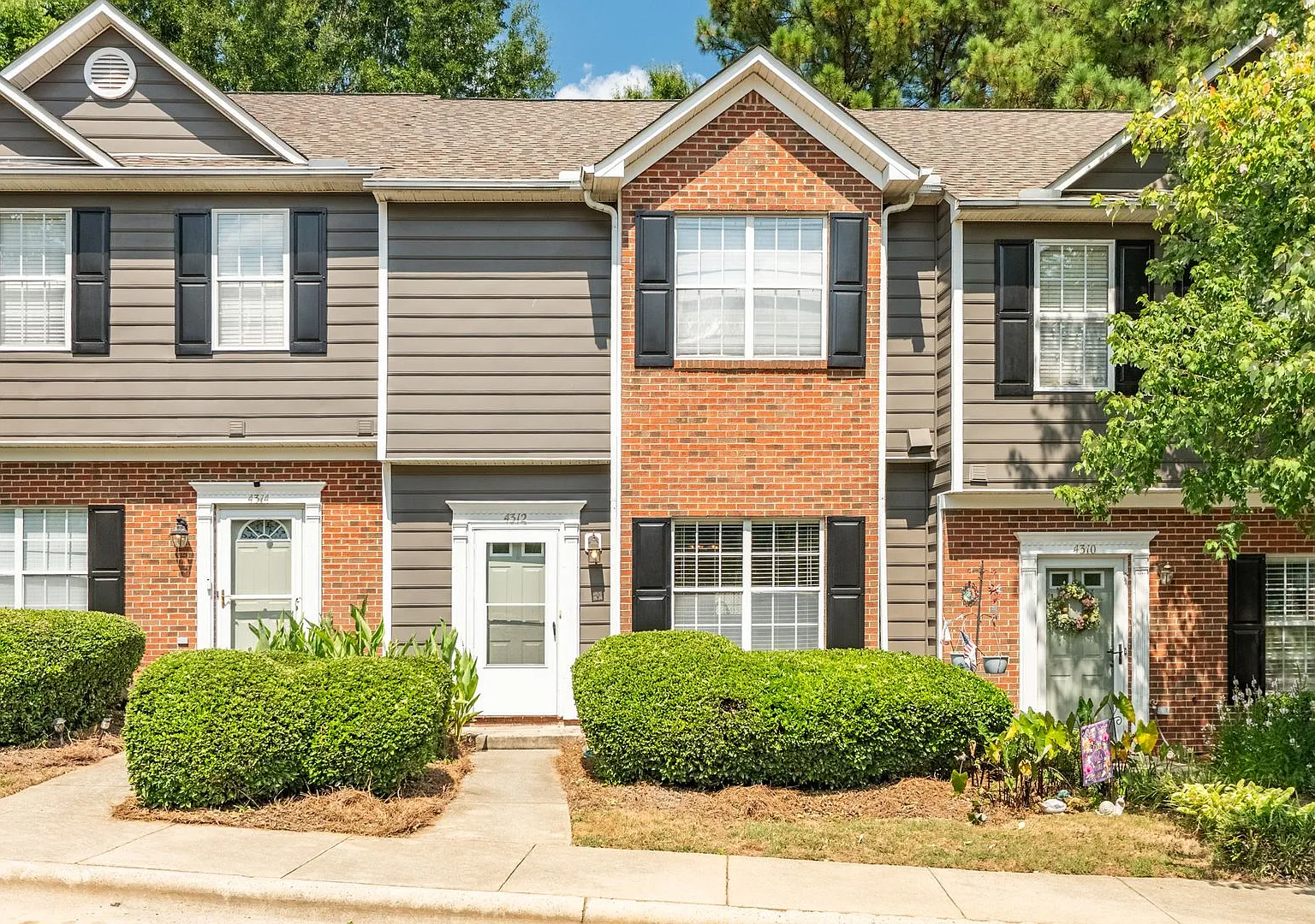 Townhome in North West Raleigh: Available Now — Photo 1