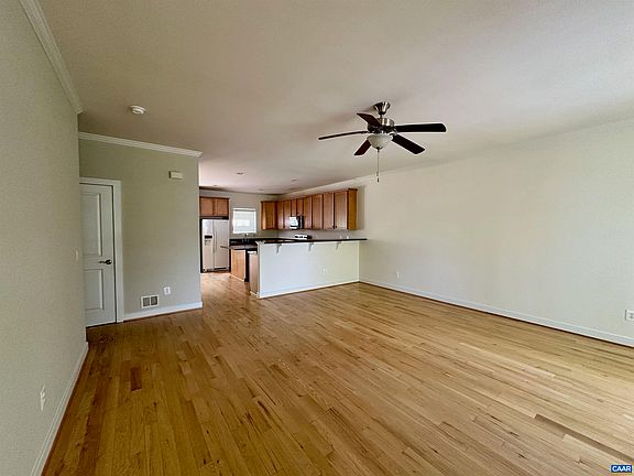4th image of 2140 Saranac Ct