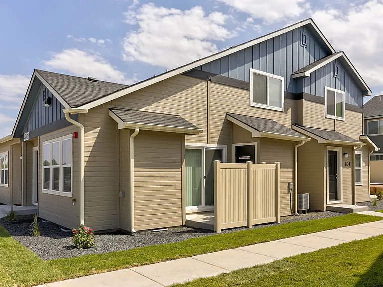Cedar Park & Canyon Falls Townhomes — Photo 16