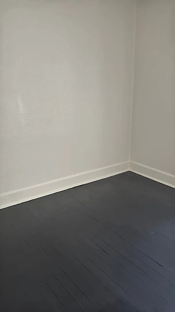 Just Listed! — Photo 3