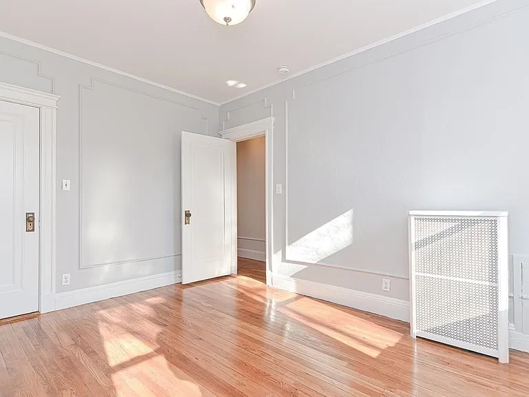 25 Green St #1 — Photo 15