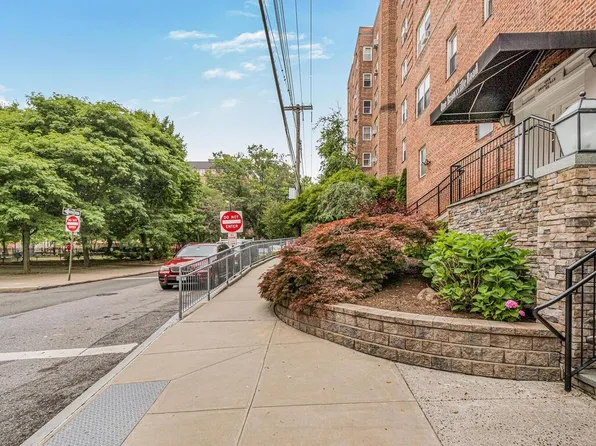 1 Bronxville Road #2N, Bronxville, NY 10708