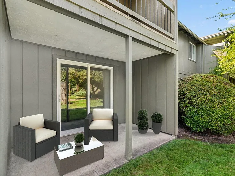 The Clairmont — Photo 8
