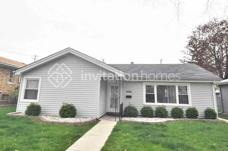 9705 S 54th Ave photo 1