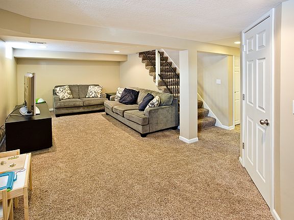 5th image of 1525 Hazelwood St