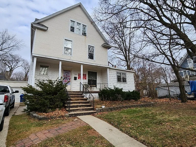 Front exterior of property