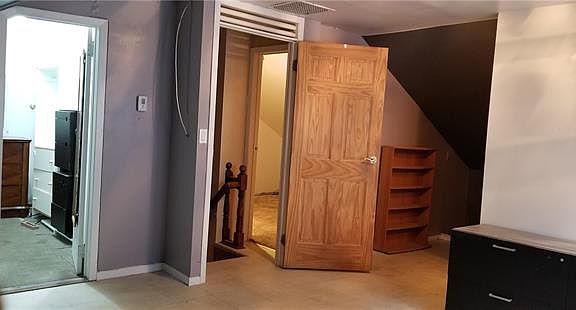 5th image of 531 Saint Lawrence Ave