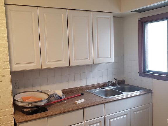 3rd image of 532 Dartmouth Ave