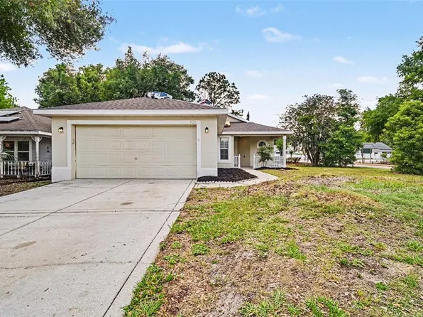 700 Kenmoore Ct, Eustis, FL 32726