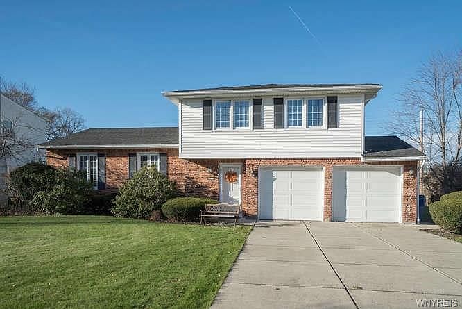 1st image of 174 Pin Oak Dr