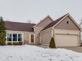408 Albany Ln, Vernon Hills, IL