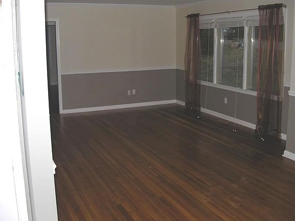 3rd image of 202 Baker Dr