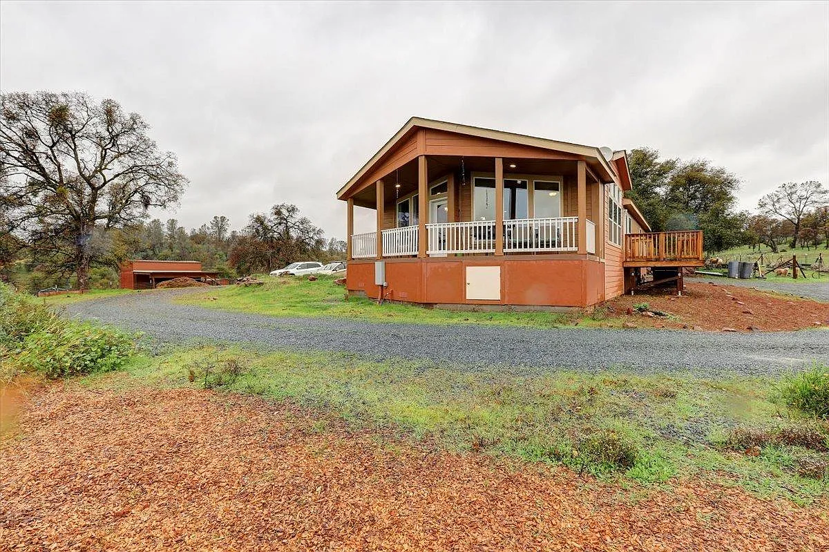 19036 Perimeter Rd photo 1