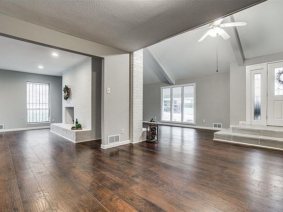 4th image of 816 Glen Stone Ln