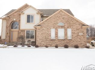 31147 Lions Pointe Dr, Chesterfield, MI 48047