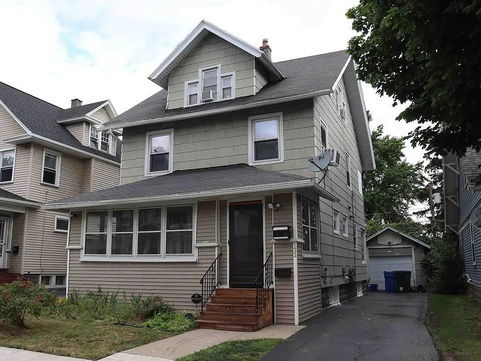 1st image of 122 Parkdale Ter