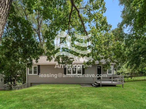 4425 S Cottage Ave, Independence, MO 64055