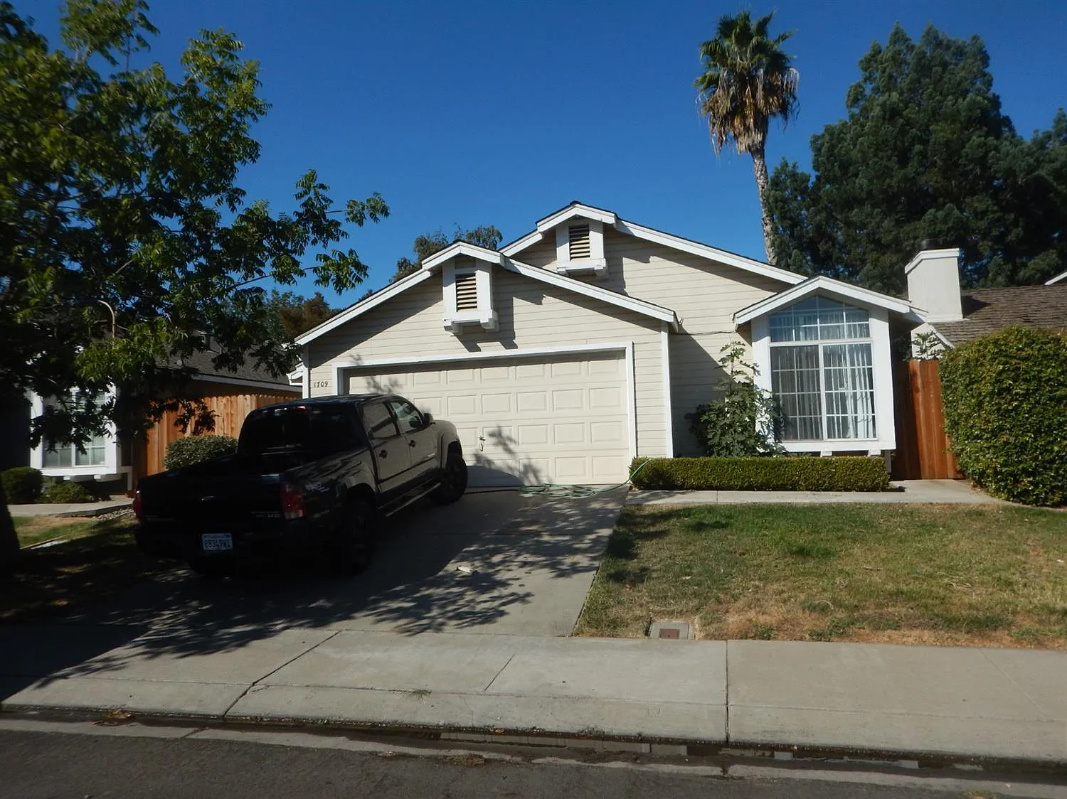 1709 Cashmere Dr photo 1